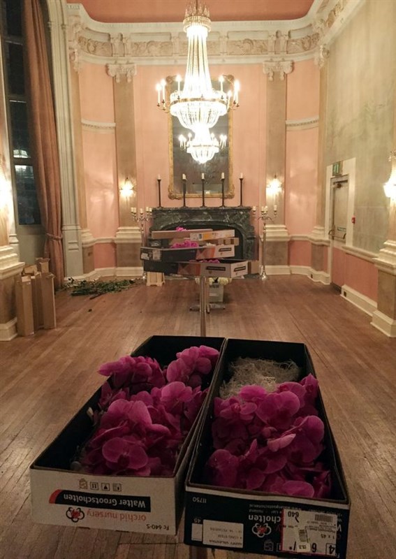 Inside Mr and Mrs Clooneys English wedding bash